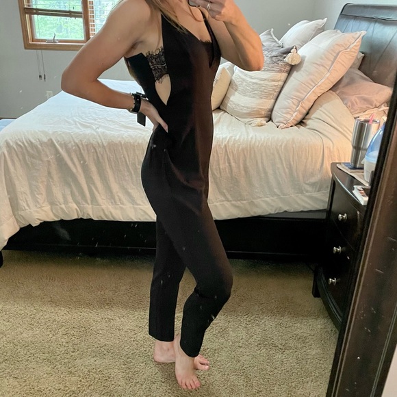 Missguided black jumpsuit with lace trim - Picture 7 of 7